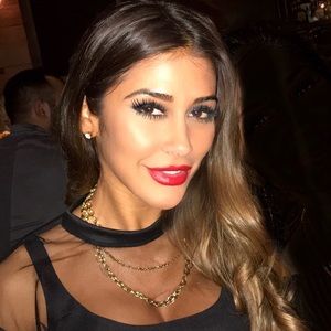 Meet your Posher, Natasha